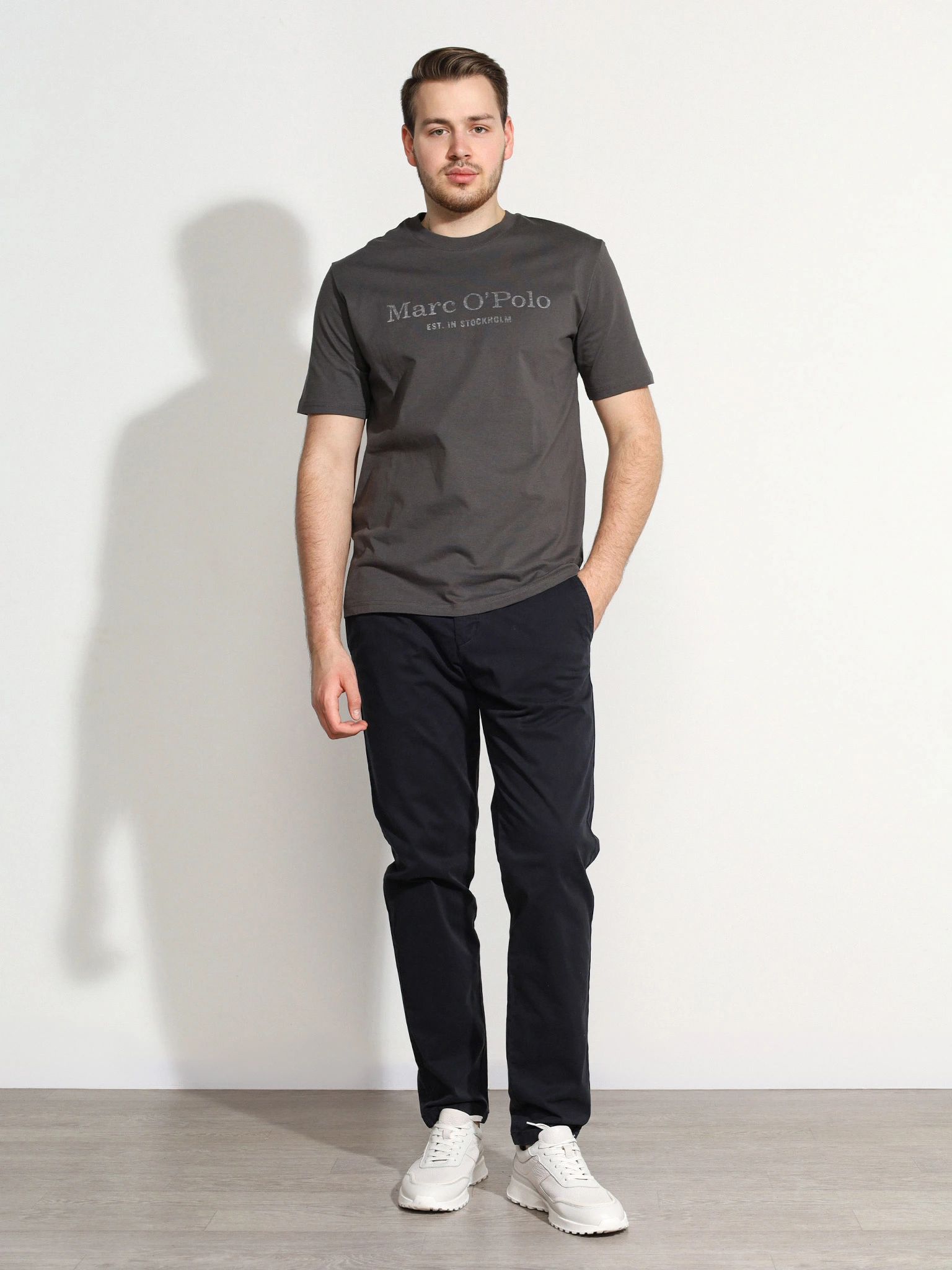 Футболка темно-серого цвета из хлопка